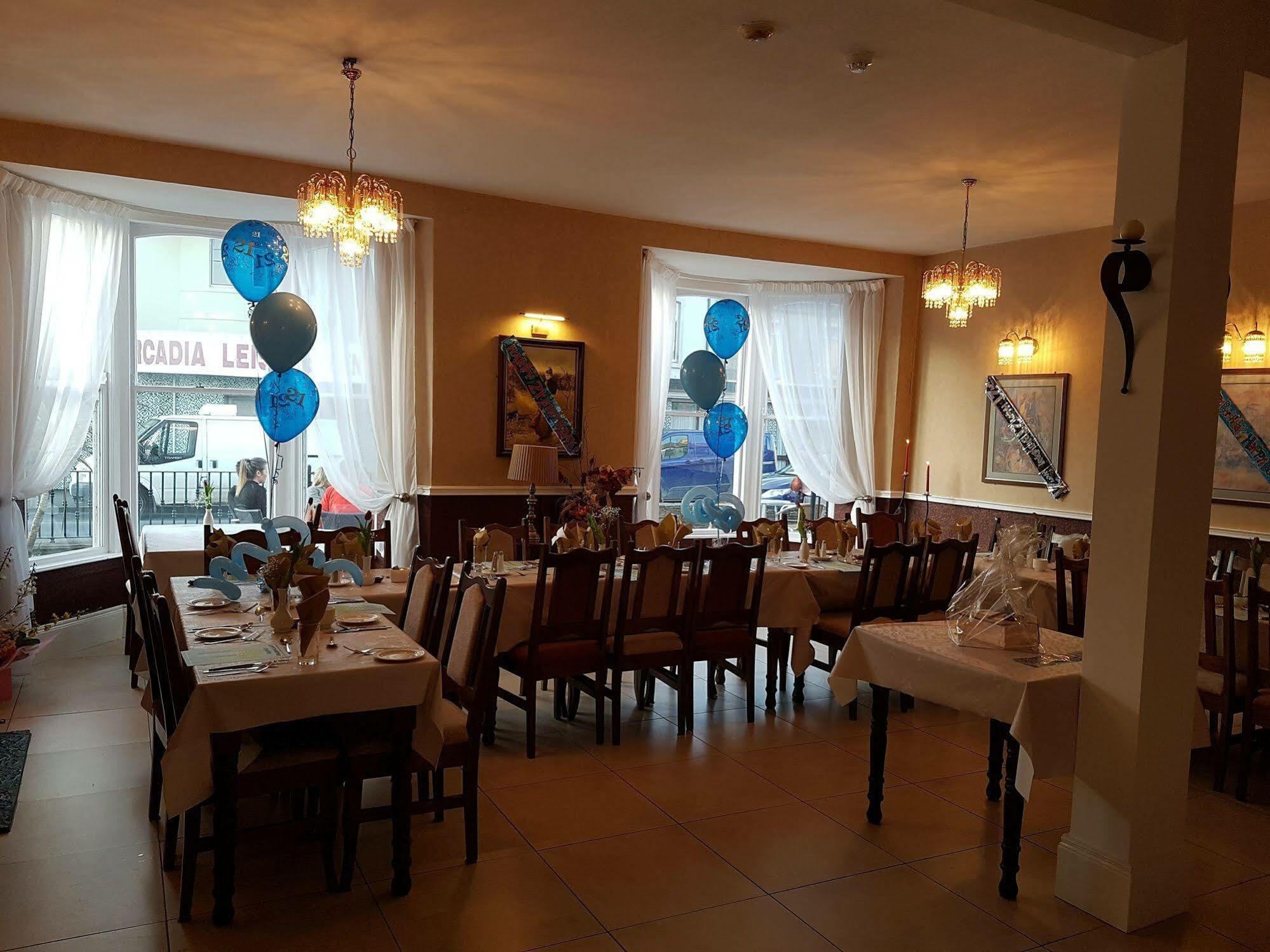 Hotel Myles Creek Kilkee Esterno foto